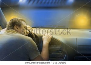 primavara astenie2_stock-photo-driver-sleeping-in-the-car-just-before-a-frontal-crash-with-a-lorry-348170699